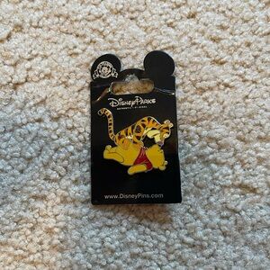*NEW* Tigger and Pooh Disney trading pin